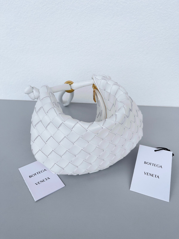 Bo*te*ga ve*ne*ta turn