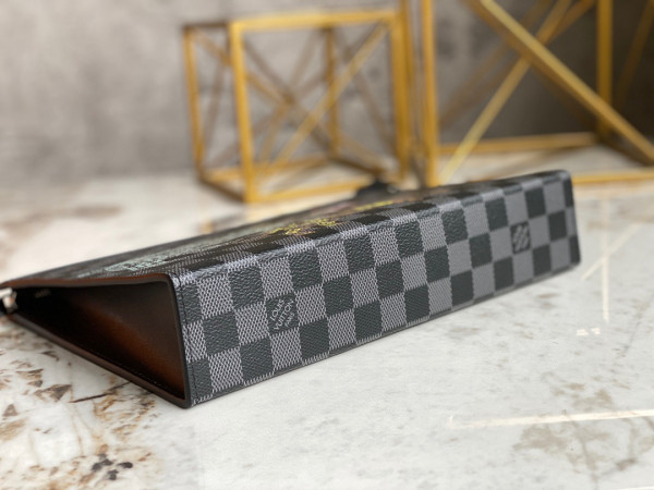 l**is V*t*n pochette voyage