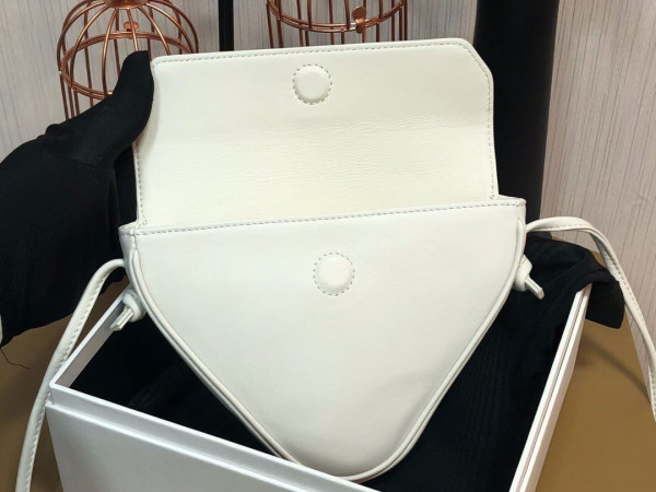 Ce**e triangle bag