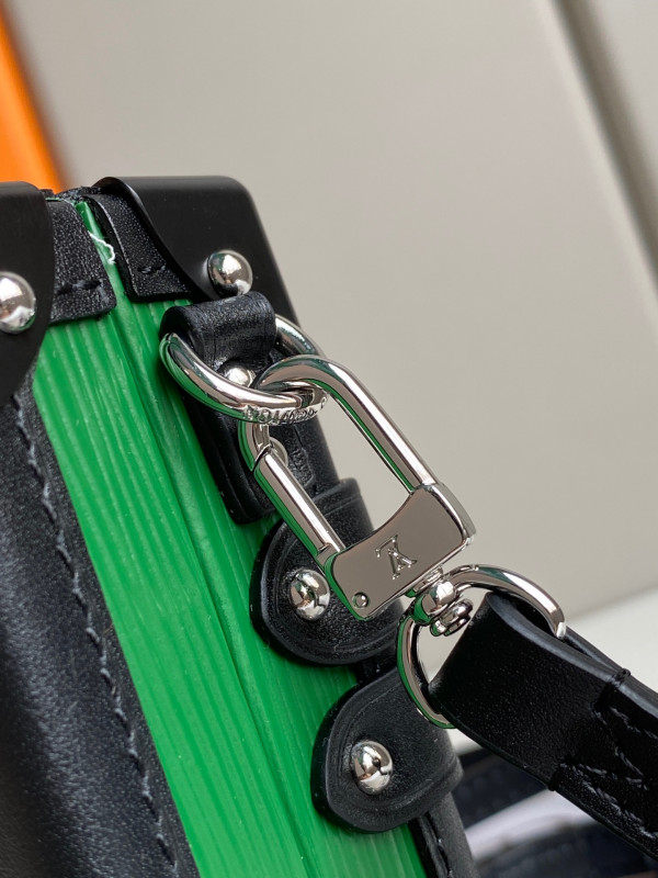 l**is V*t*n petite malle