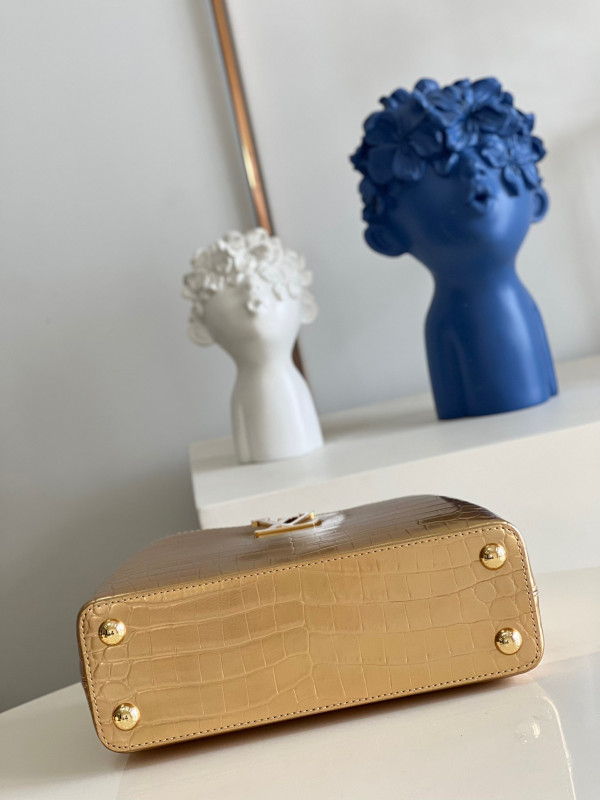 l**is V*t*n capucines bb