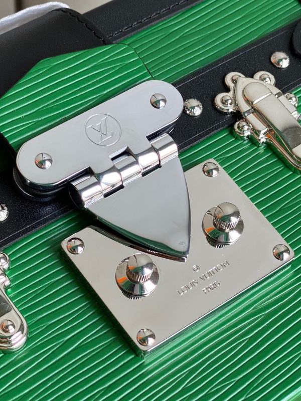 l**is V*t*n petite malle