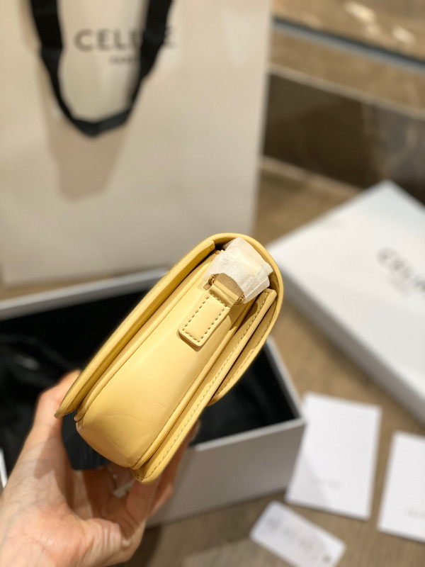 Ce**e teen triomphe bag