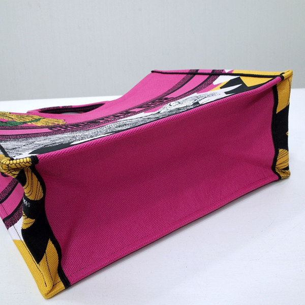 large D*or book tote