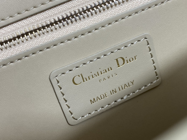 D*or 30 montaigne bag