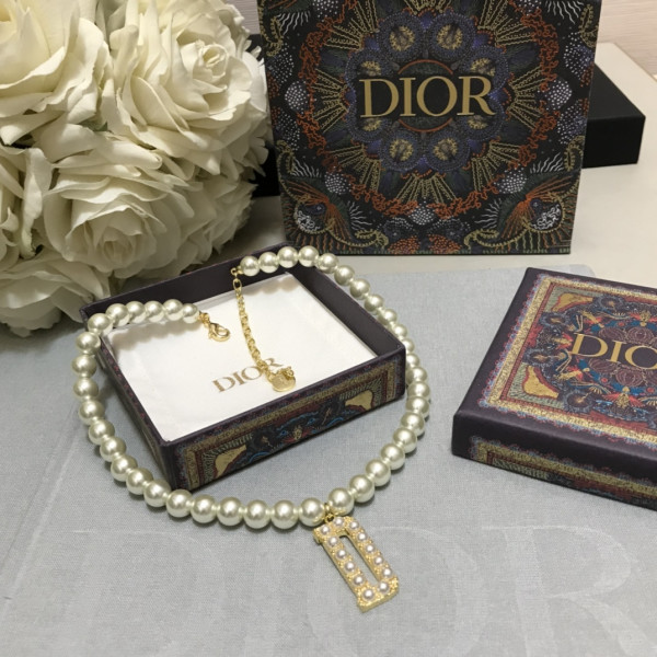 D*or dio(r)evolution necklace