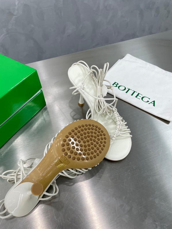 Bo*te*ga ve*ne*ta dot