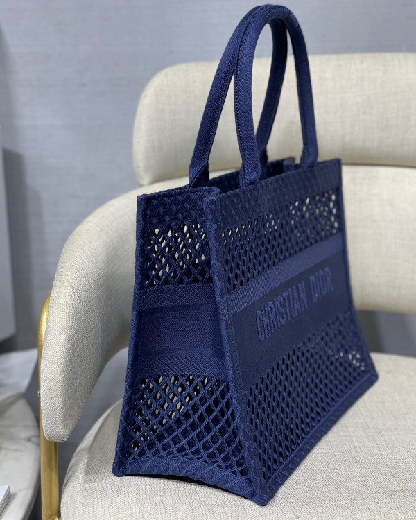 medium D*or book tote