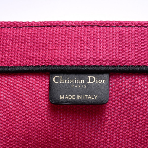 medium D*or book tote