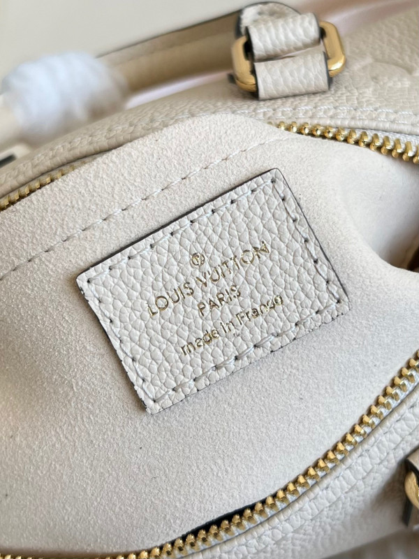 l**is V*t*n papillon bb