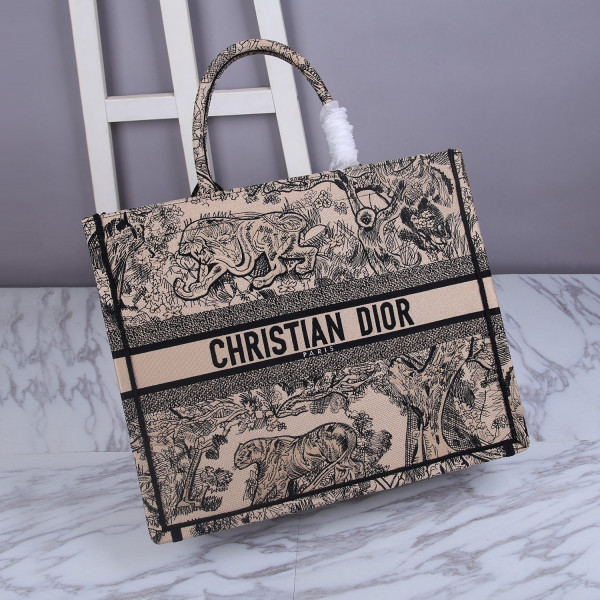 large D*or book tote