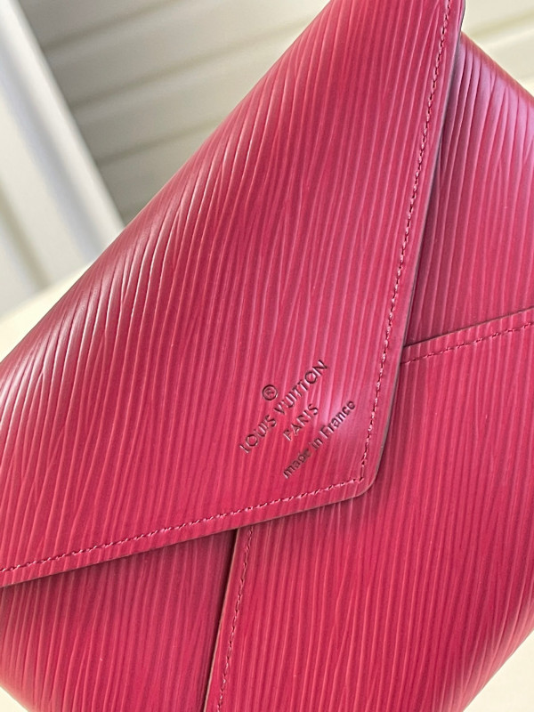 l**is V*t*n kirigami pochette