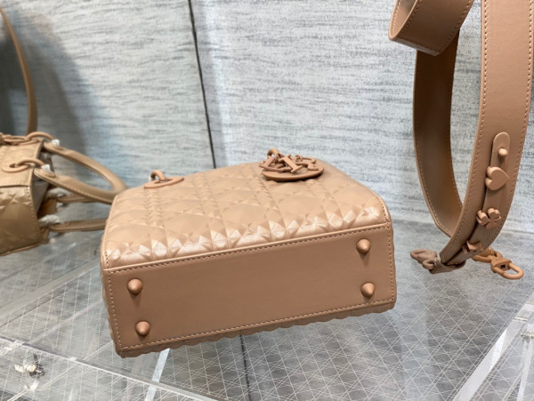 lady D*or small-20-16.5-8cm