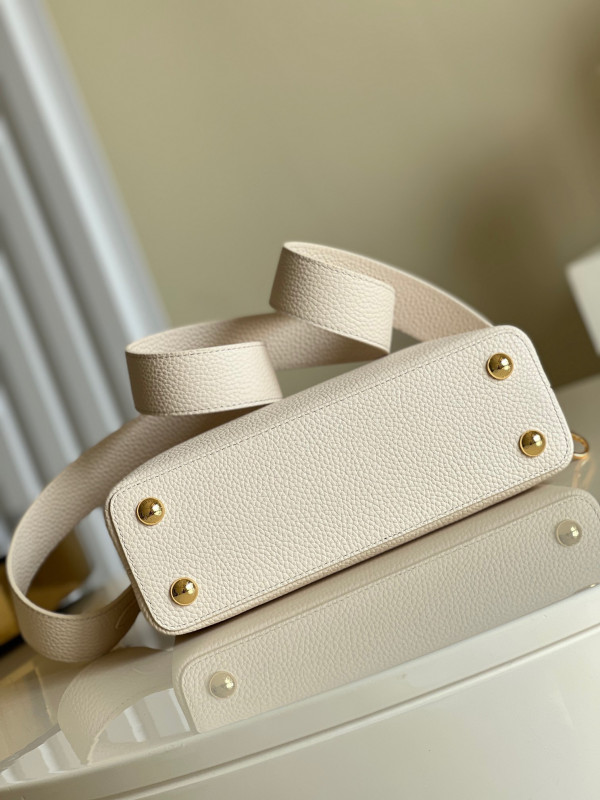 l**is V*t*n capucines bb