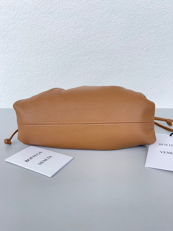 Bo*te*ga ve*ne*ta mini pouch