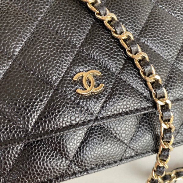 CL CHAIN WALLET CAVIAR NEW EDITION
