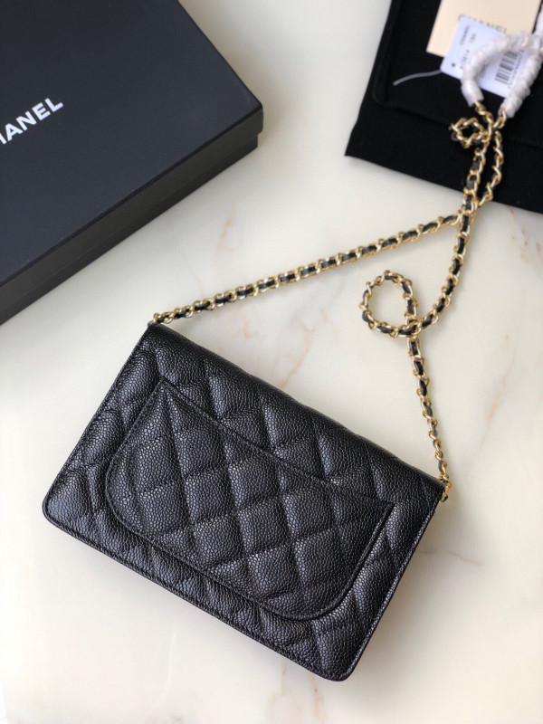 CL CHAIN WALLET CAVIAR