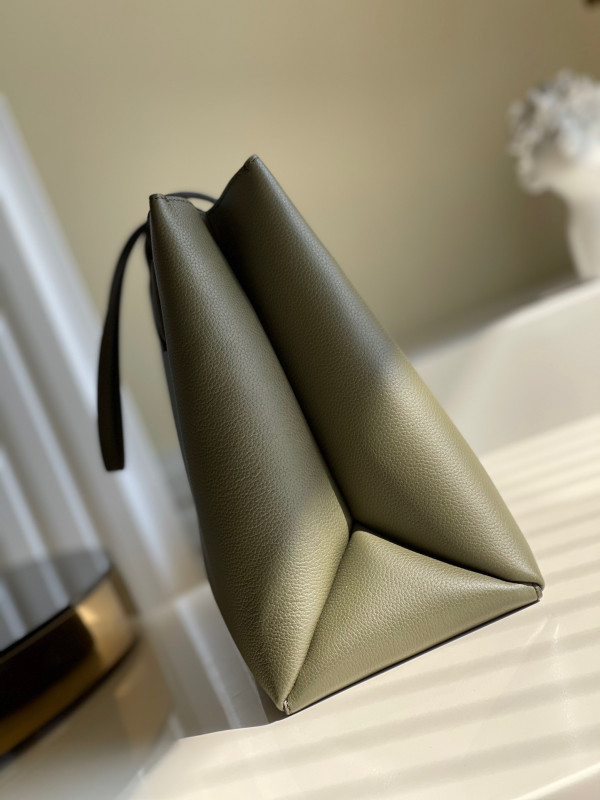 l**is V*t*n lockme shopper