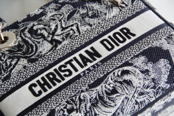 D*or medium lady d-lite bag