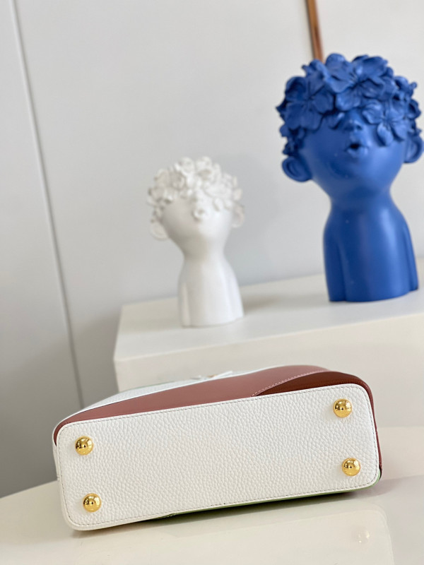 l**is V*t*n capucines bb