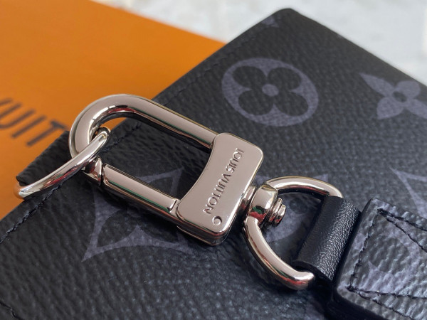 l**is V*t*n zippy dragonne