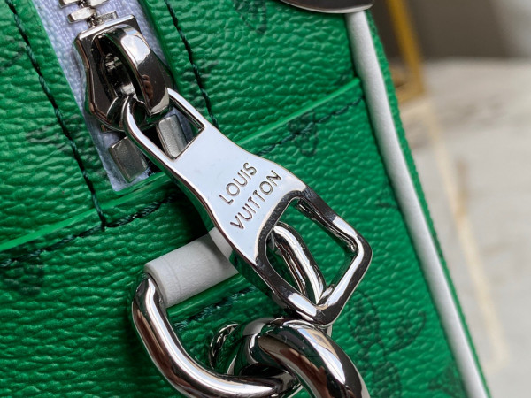 l**is V*t*n mini soft trunk