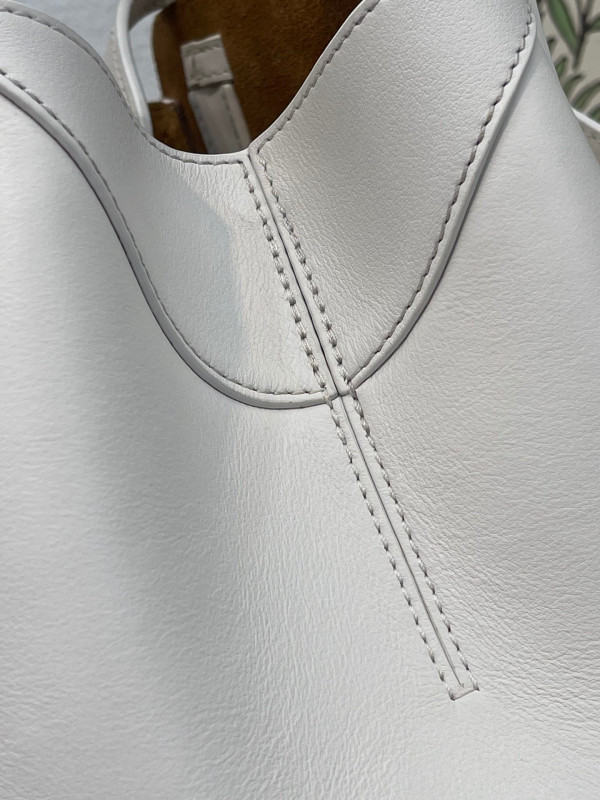 LOEWE Hammock Nugget bag