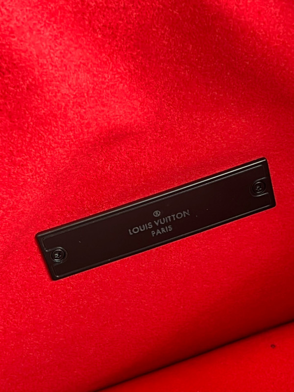 l**is V*t*n dauphine mm