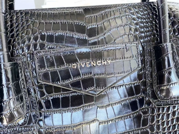 GIVENCHY ANTIGONA SOFT