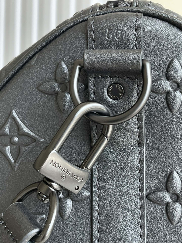 l**is V*t*n keepall bandouliÈre 50