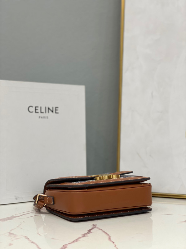 Ce**e teen triomphe bag