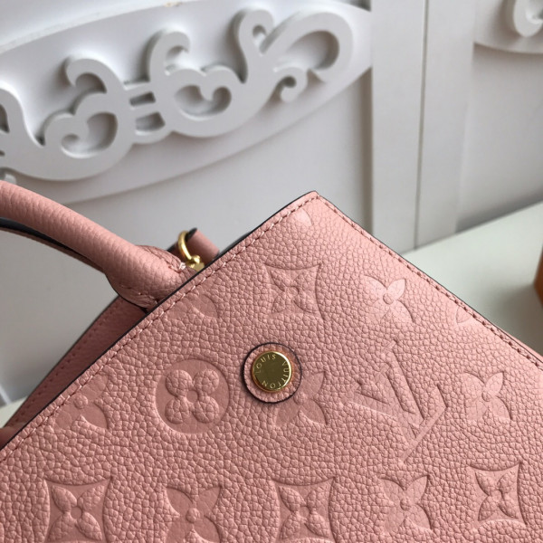 l**is V*t*n montaigne bb