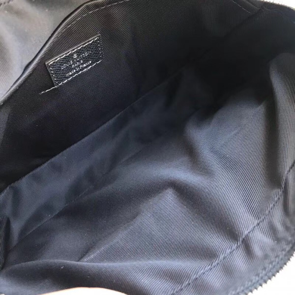 l**is V*t*n outdoor messenger pm