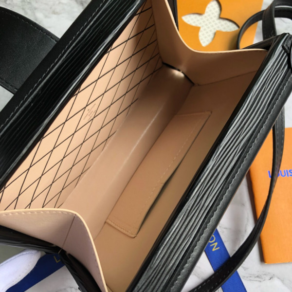 l**is V*t*n petite malle