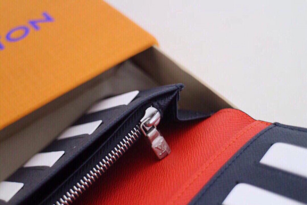 l**is V*t*n brazza wallet