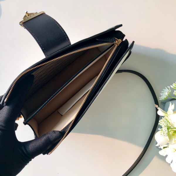 l**is V*t*n trunk clutch