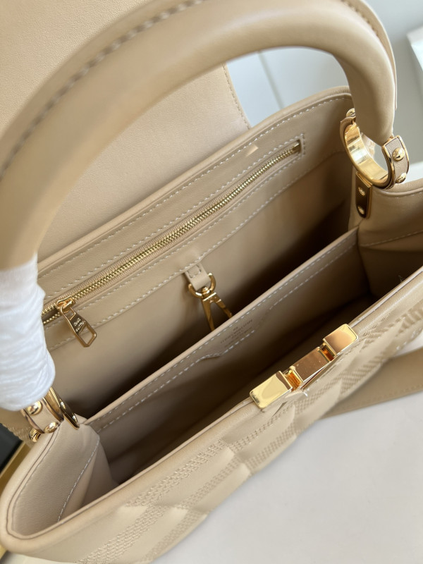 l**is V*t*n capucines mm