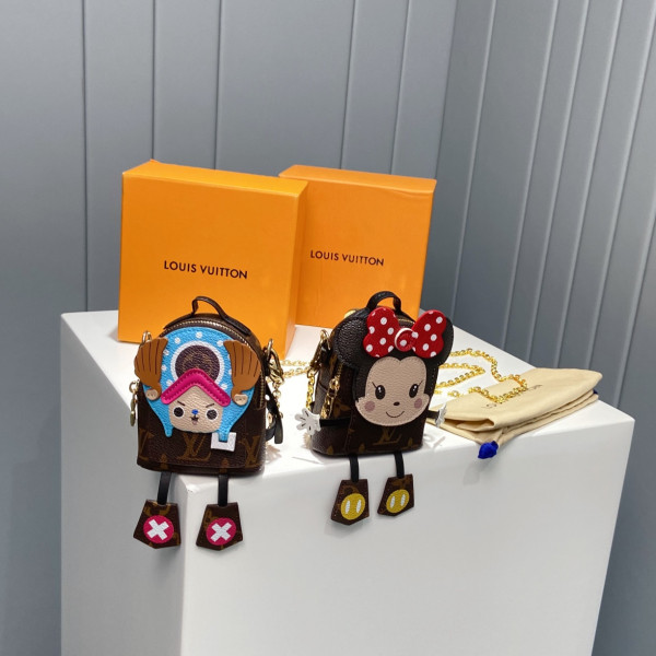 l**is V*t*n bag charm