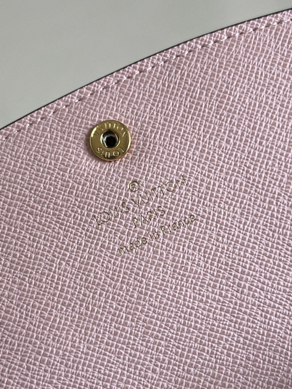 l**is V*t*n emilie wallet