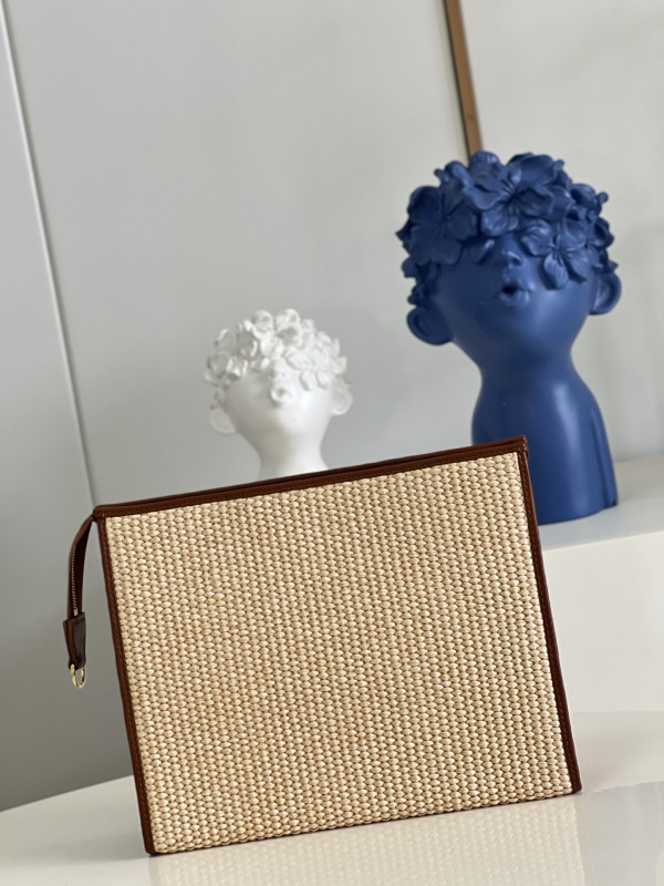 l**is V*t*n toiletry pouch on chain