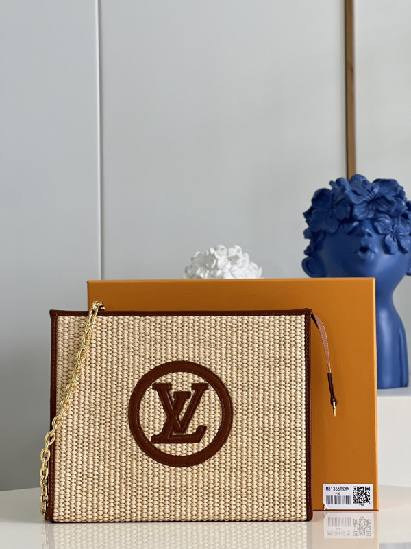 l**is V*t*n toiletry pouch on chain