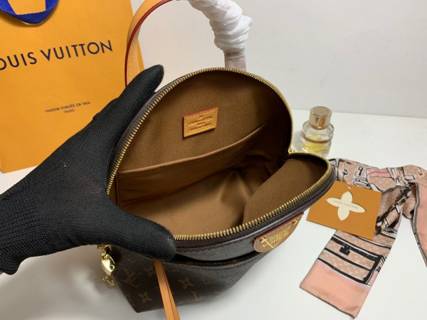 l**is V*t*n backpack