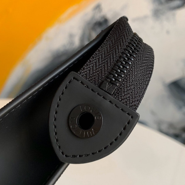 l**is V*t*n pochette voyage