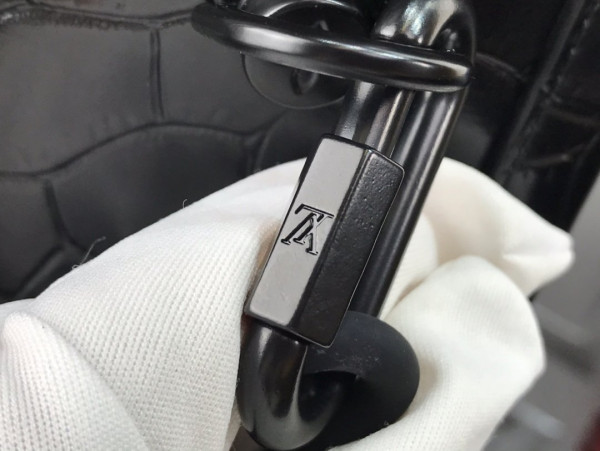 l**is V*t*n soft trunk