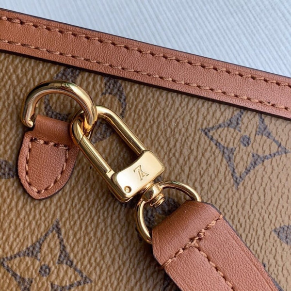 l**is V*t*n dauphine wallet