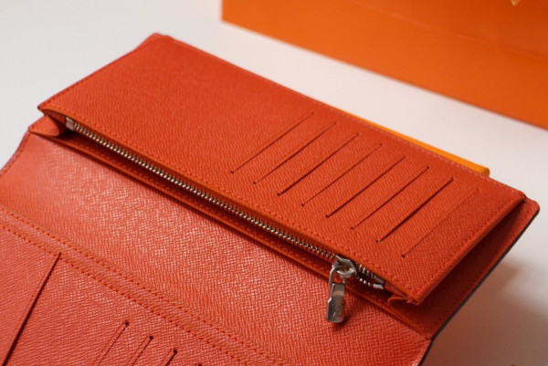 l**is V*t*n brazza wallet