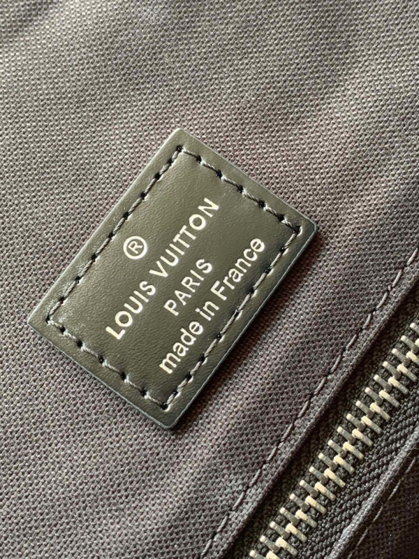 l**is V*t*n christopher backpack