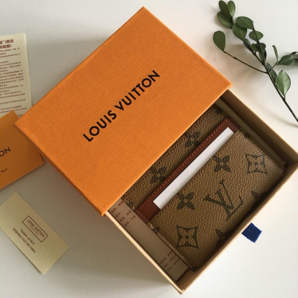 l**is V*t*n bandouliere 50double card holder