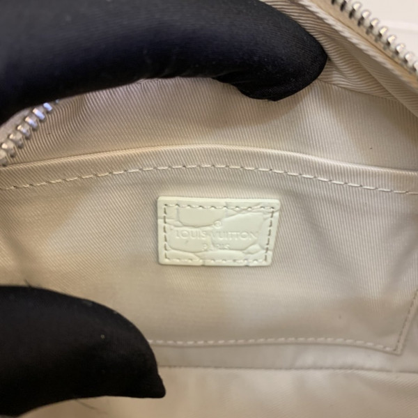 l**is V*t*n soft trunk