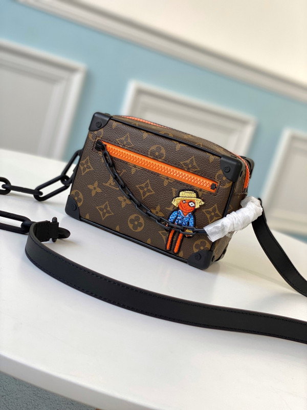 l**is V*t*n soft trunk